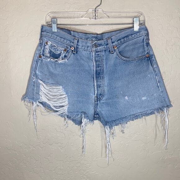 Vintage Levi’s 501 cut off shorts - Picture 6 of 6